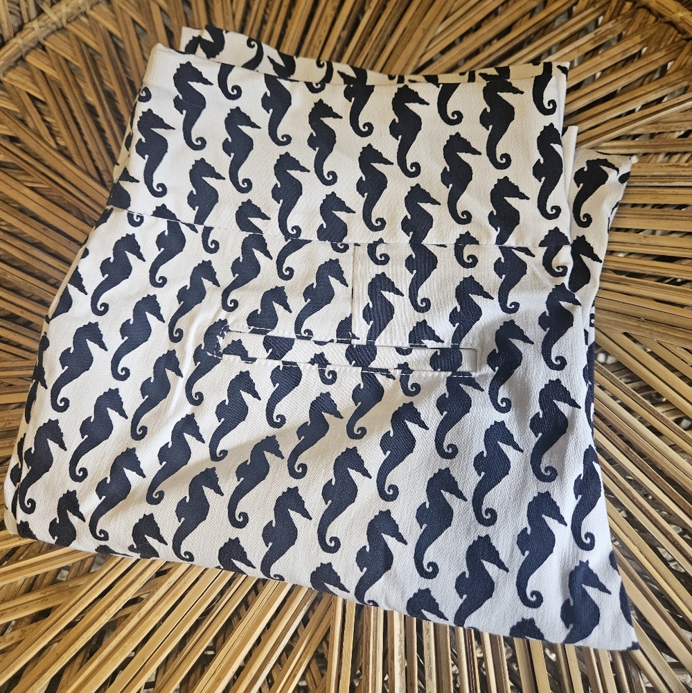 Stylish Black and White Cat Print Cropped Pants